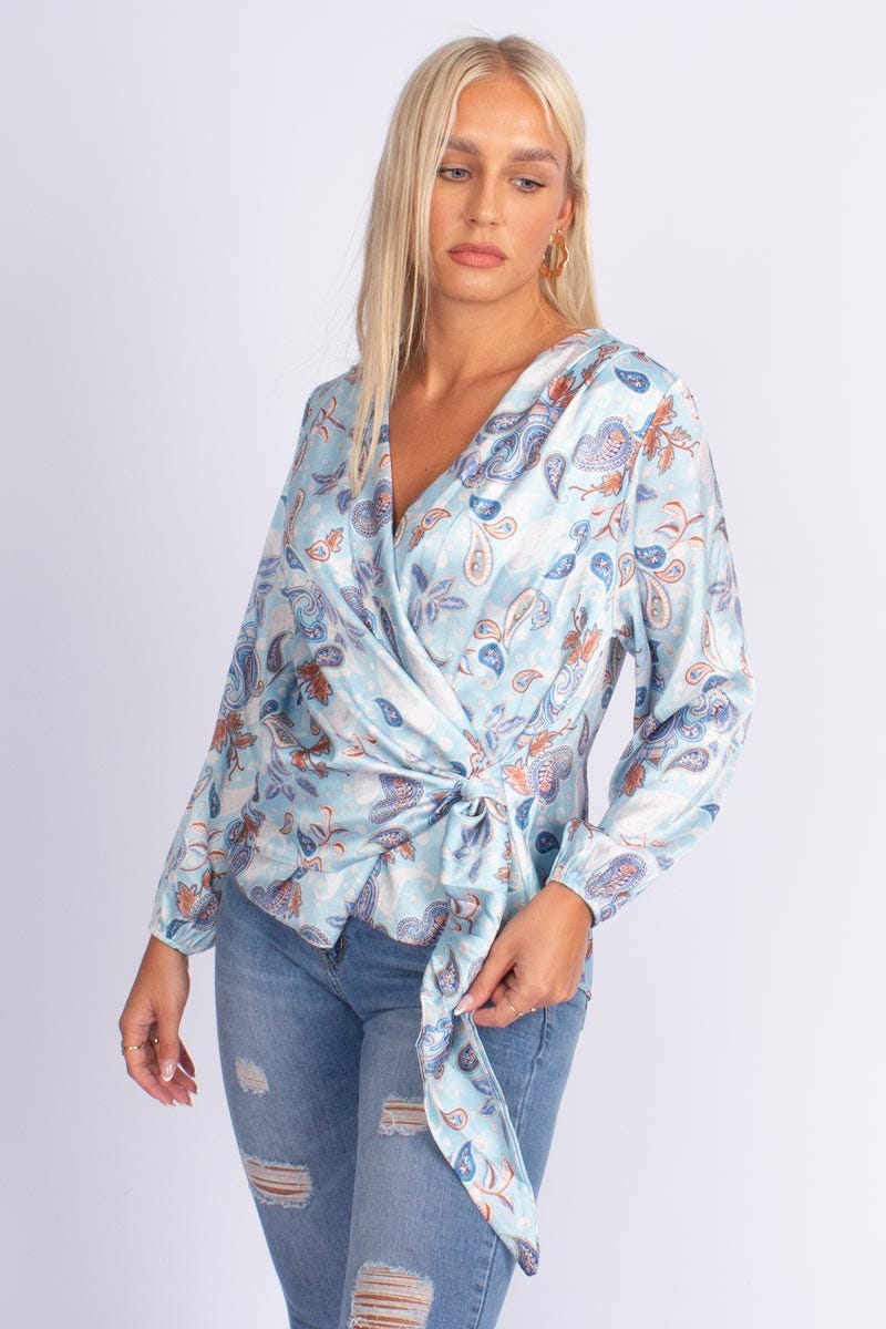 Crossover bluse m. paisley print  Skyblue