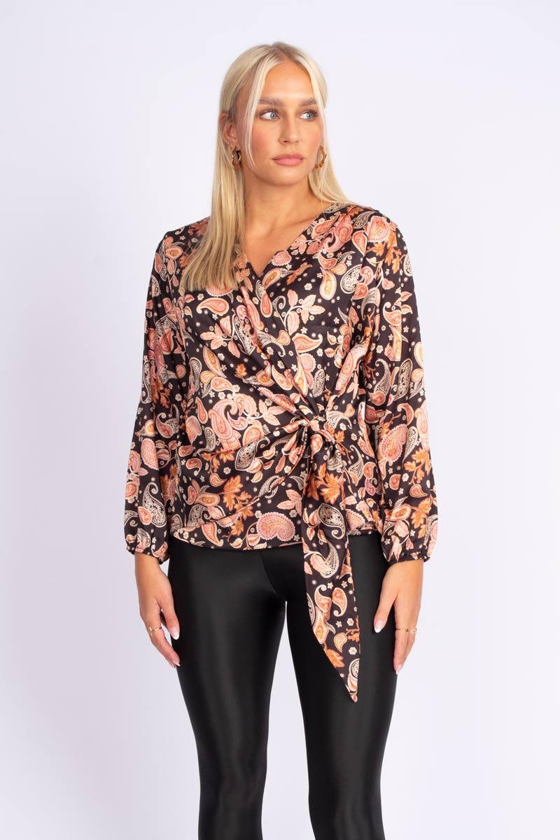 Crossover bluse m. paisley print Sort