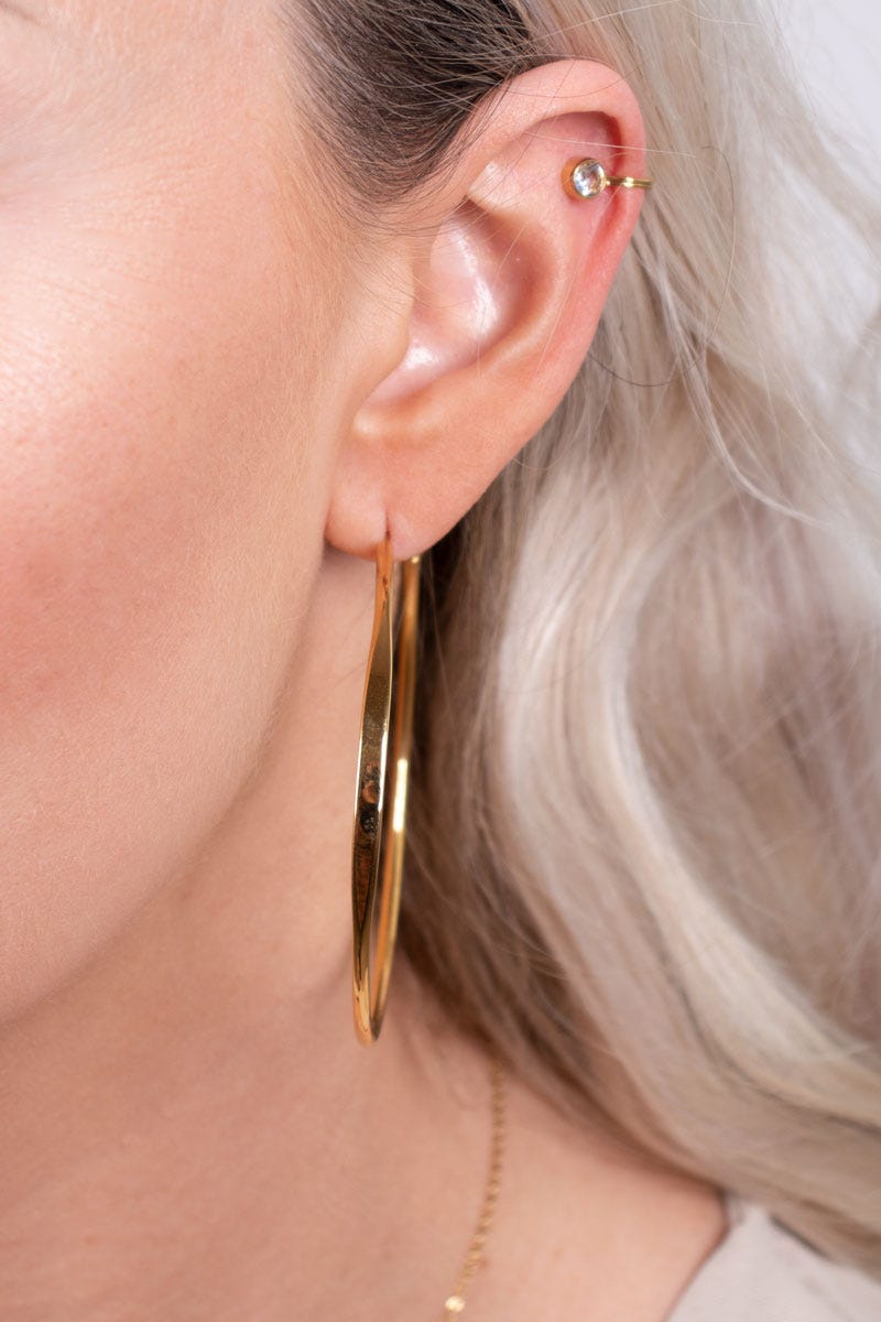 Ear cuff m. sten Guld