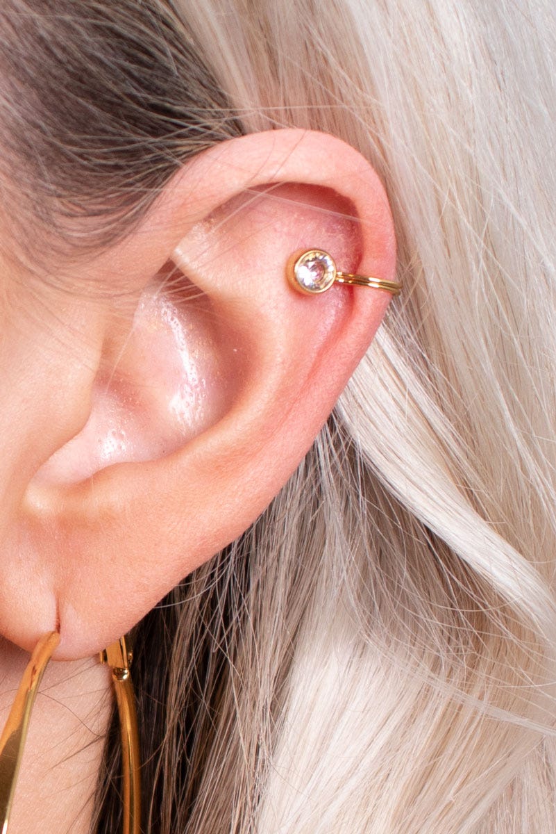 Ear cuff m. sten Guld