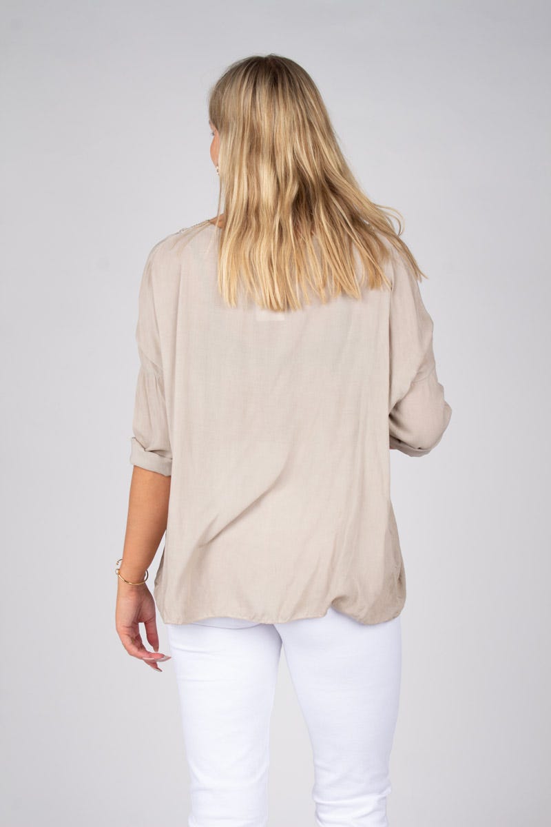 Bluse m. paillet detalje Beige