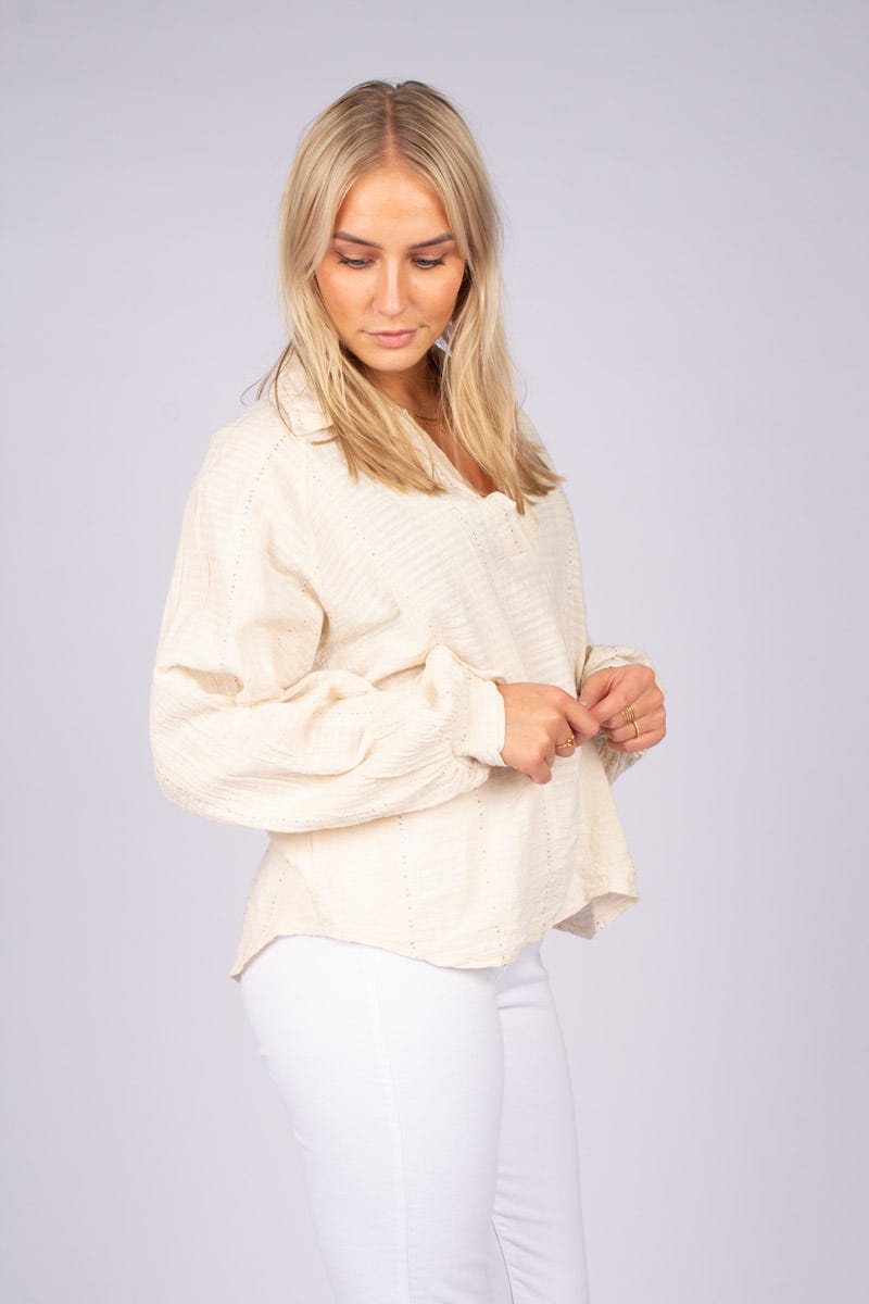 Bluse m. paillet detalje Beige