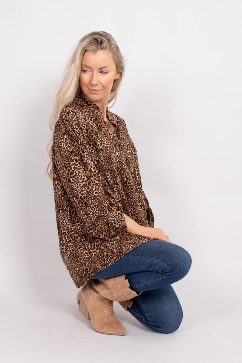 Adeline bluse m. leoprint Brun