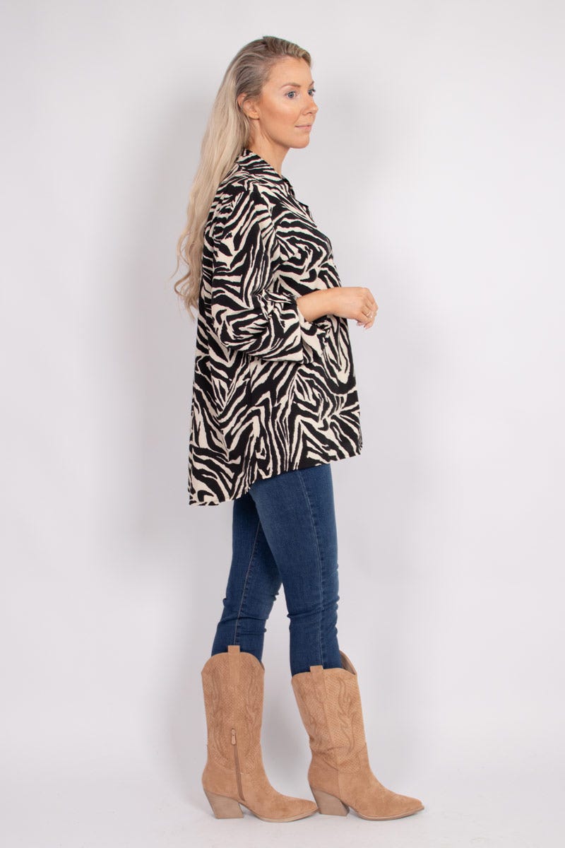 Adeline bluse m. zebraprint Sort