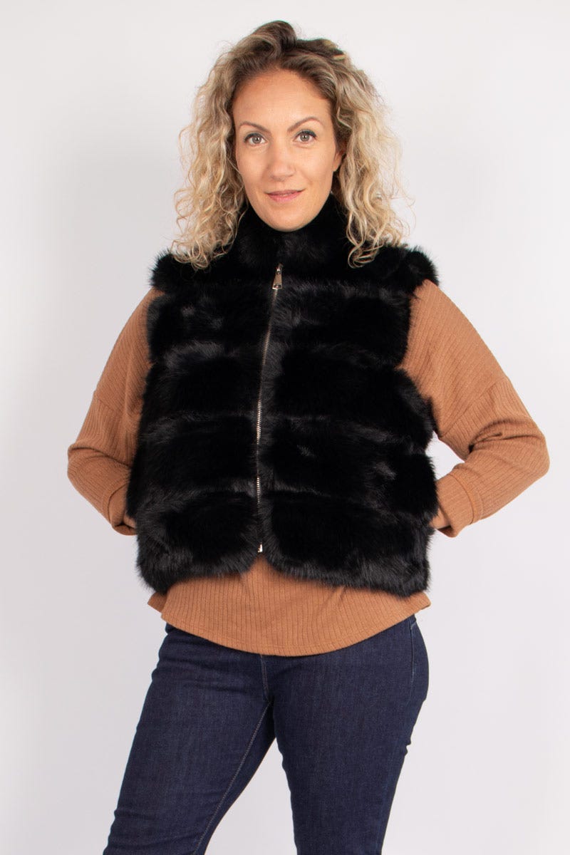 Vest faux fur Sort