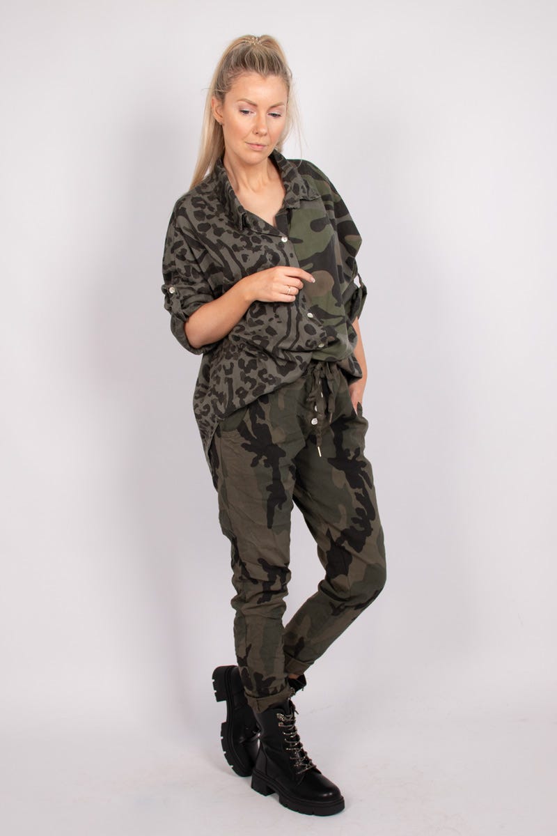 Skjorte m. camouflage print Khaki