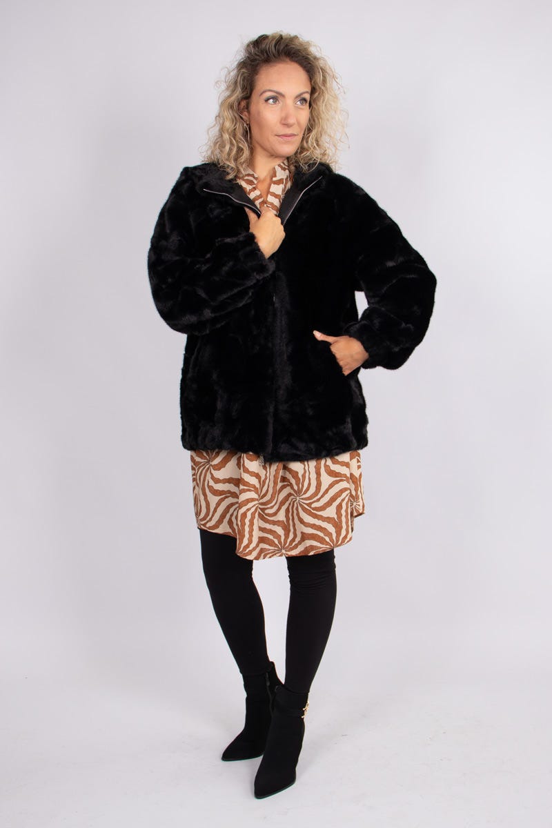 Faux fur jakke m. hætte Sort