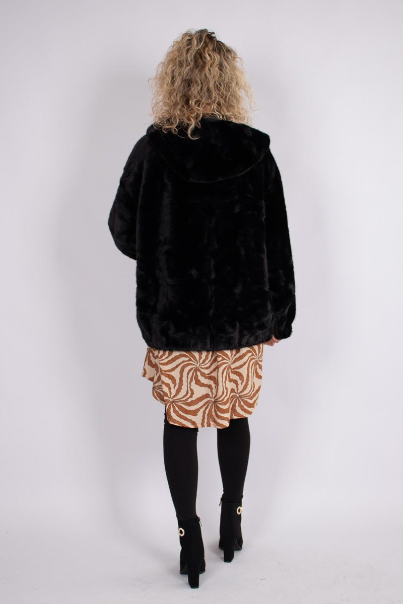 Faux fur jakke m. hætte Sort