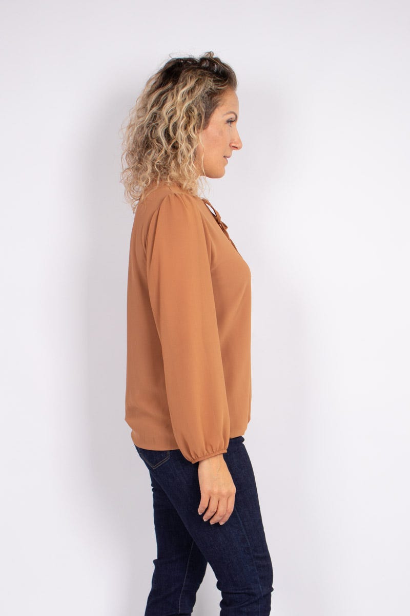 Bluse m. bindebånd Camel