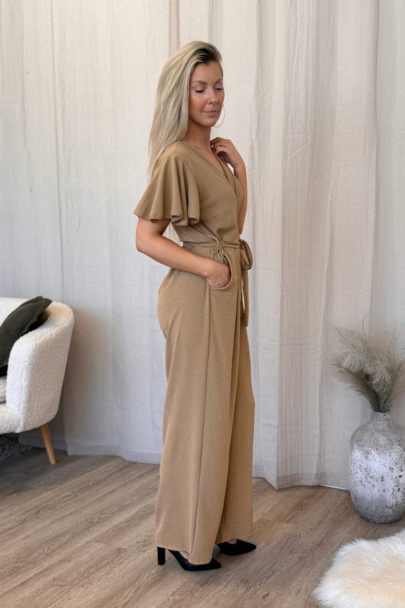 Jumpsuit m. flæseærme  Camel