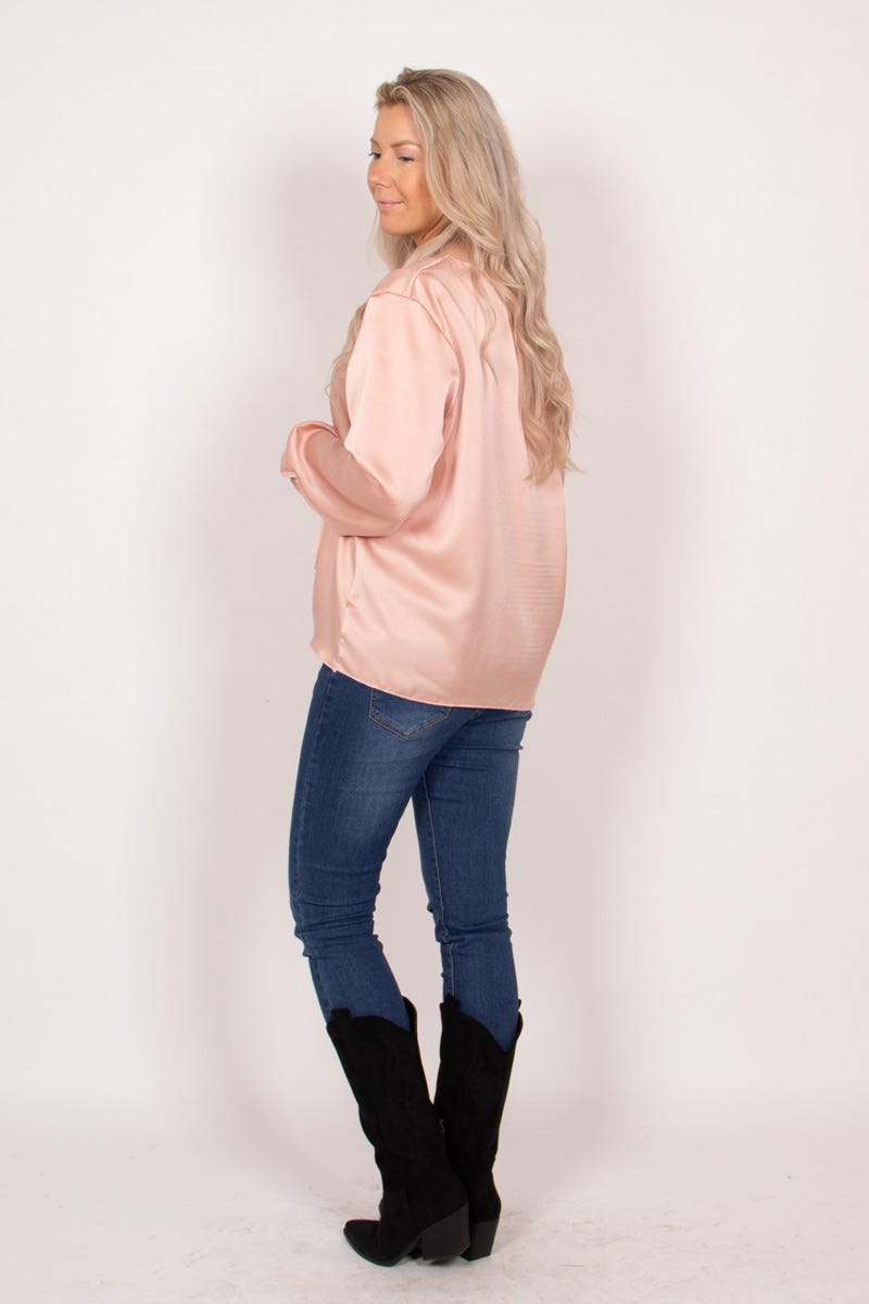 Satin bluse m. crossover detalje Rosa