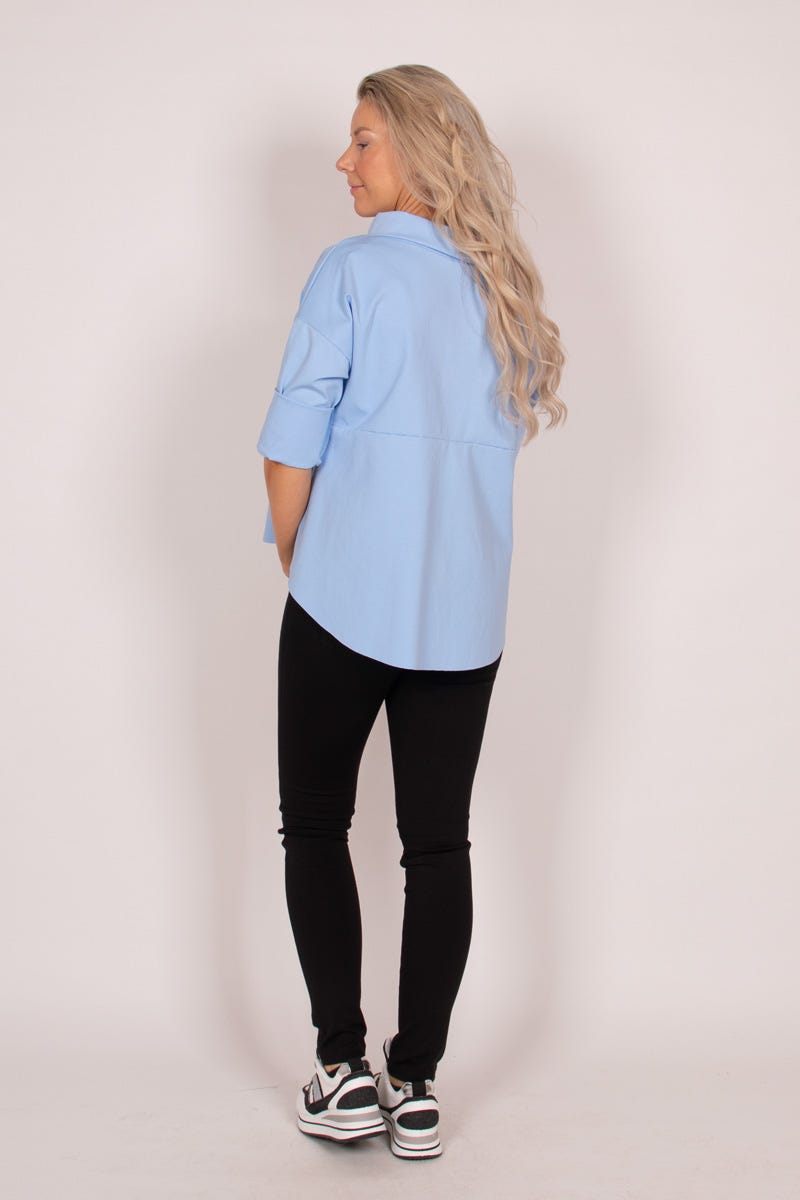 Bluse m. rullekrave Sky blue