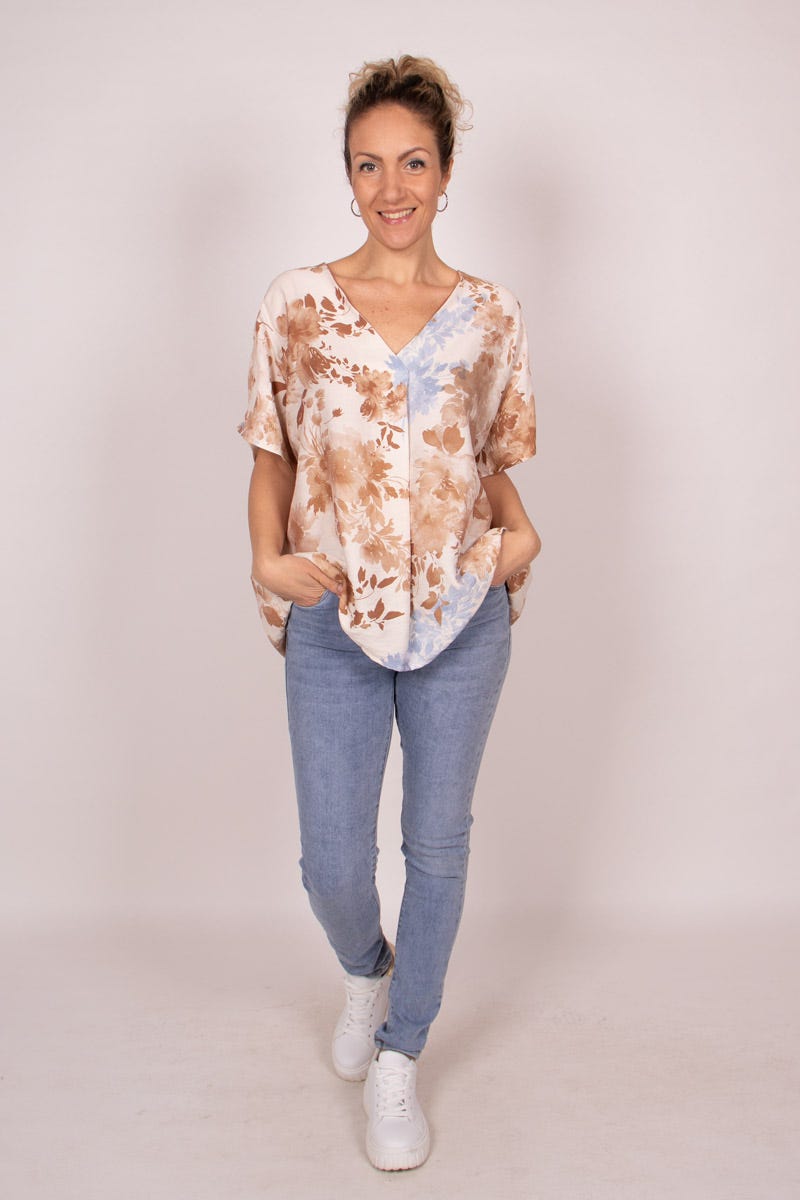 Bluse m. v-hals og blomster Beige