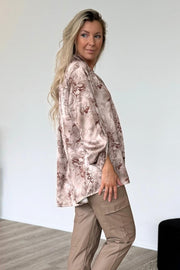 Adeline satin bluse m. blomster Beige