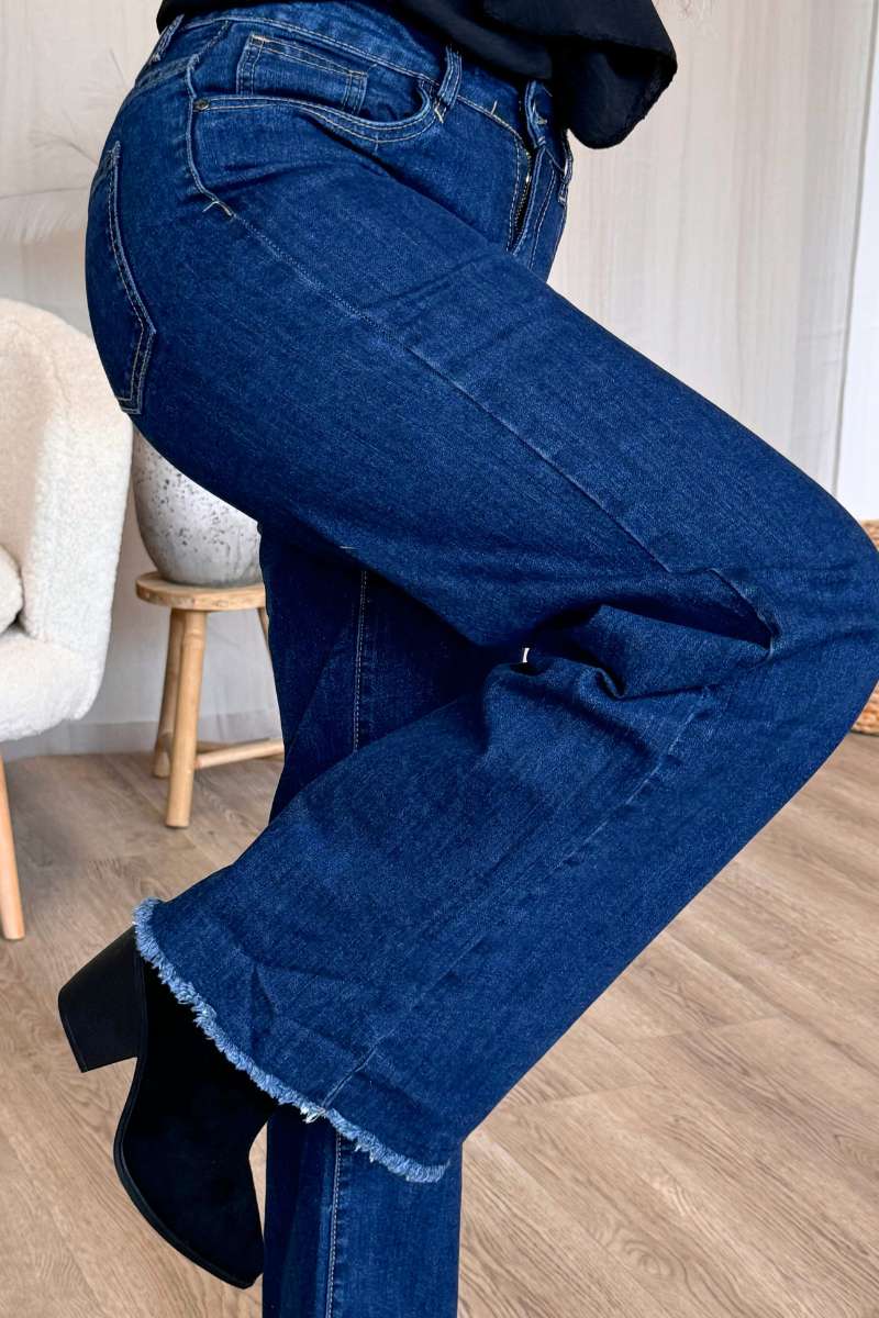 Jeans m. vide ben og frynser Denim