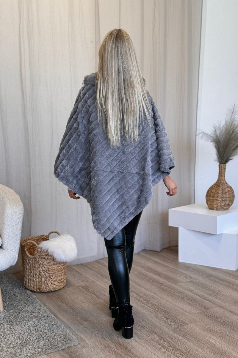 Faux fur poncho Grå