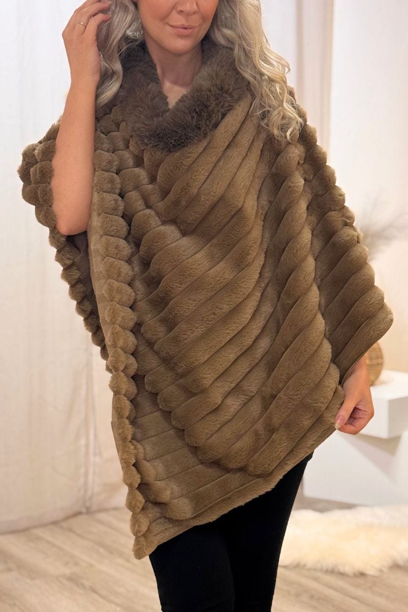 Faux fur poncho Taupe