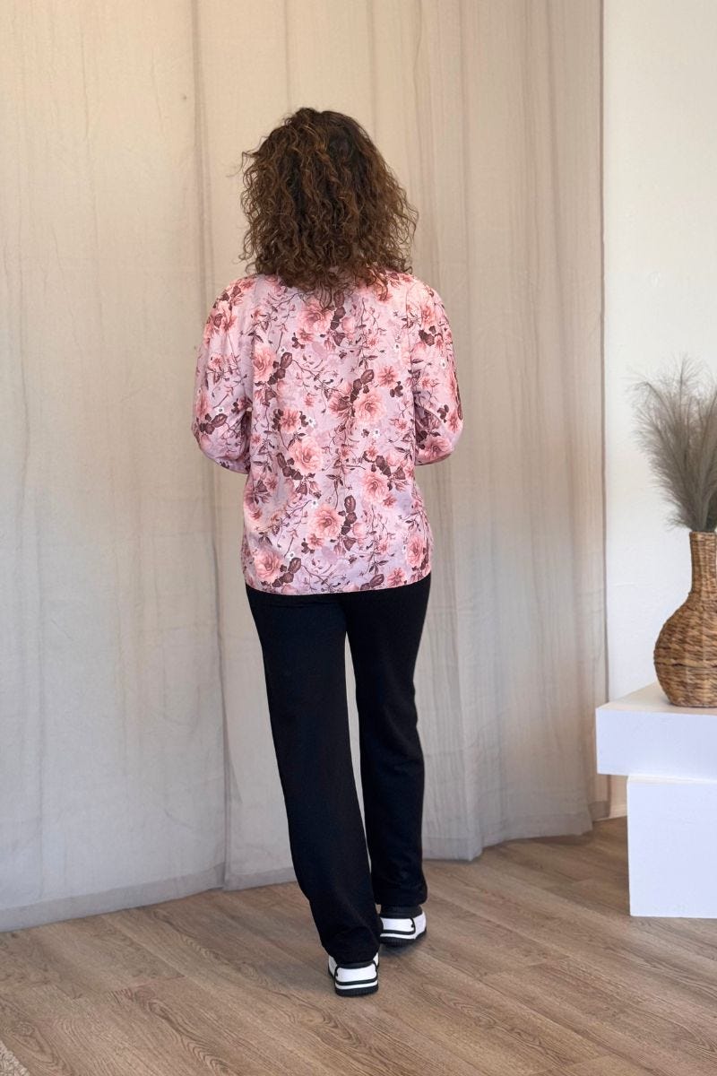 Crossover bluse m. blomster Rosa