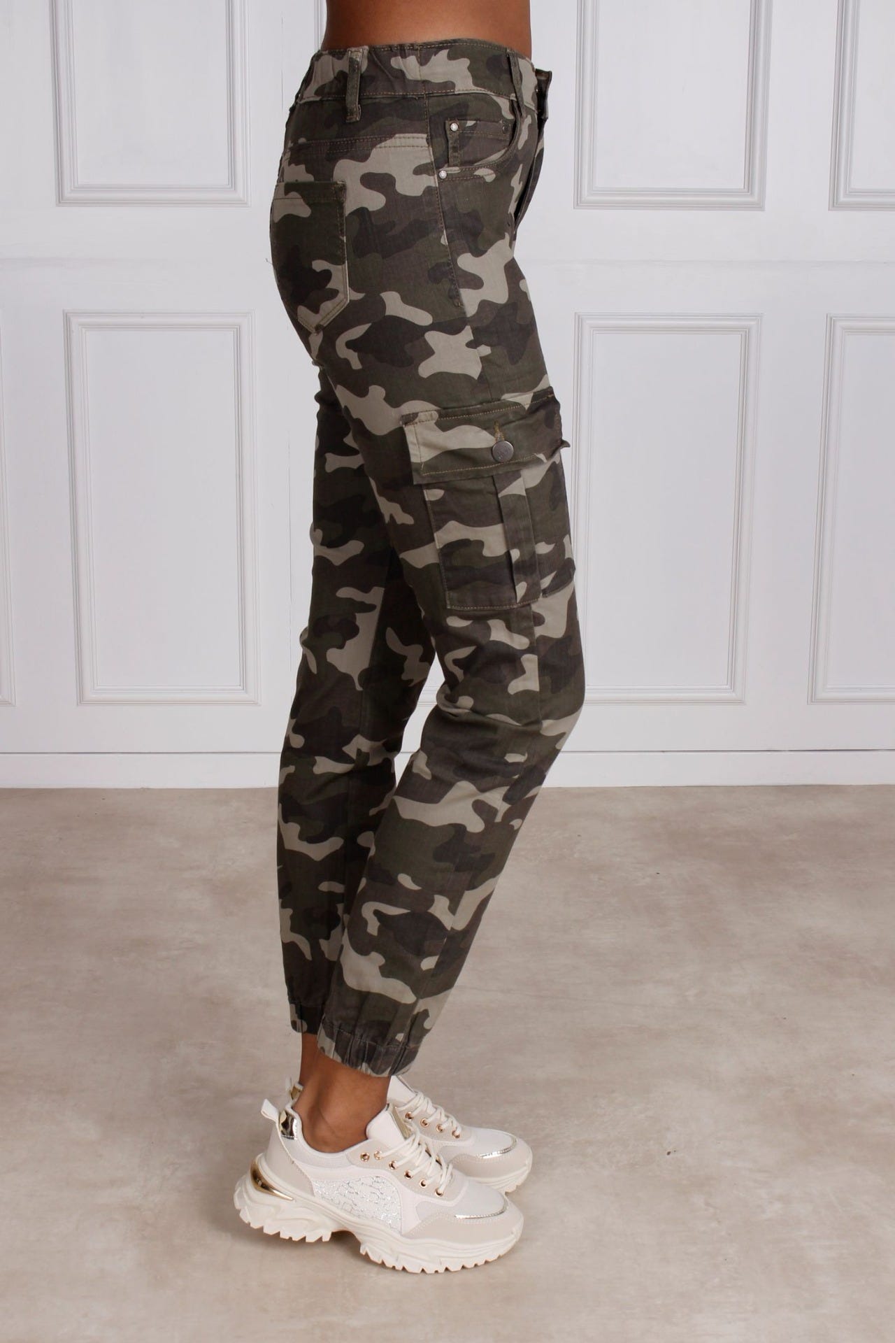 Cargo camouflage jeans, khaki