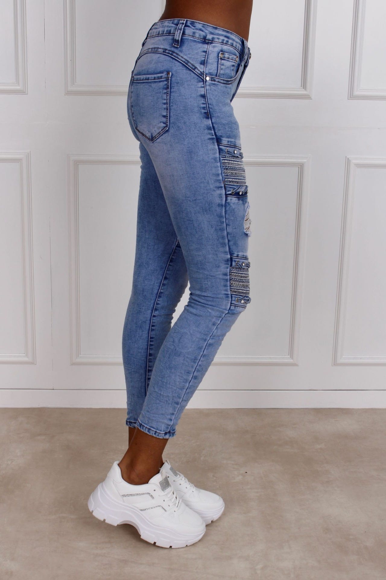 Jeans m. detaljer, lys denim