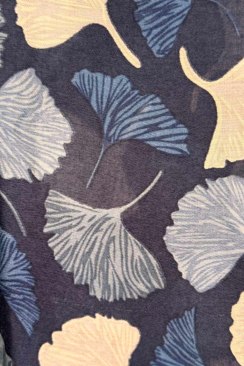 Tørklæde m. ginko biloba print Blå