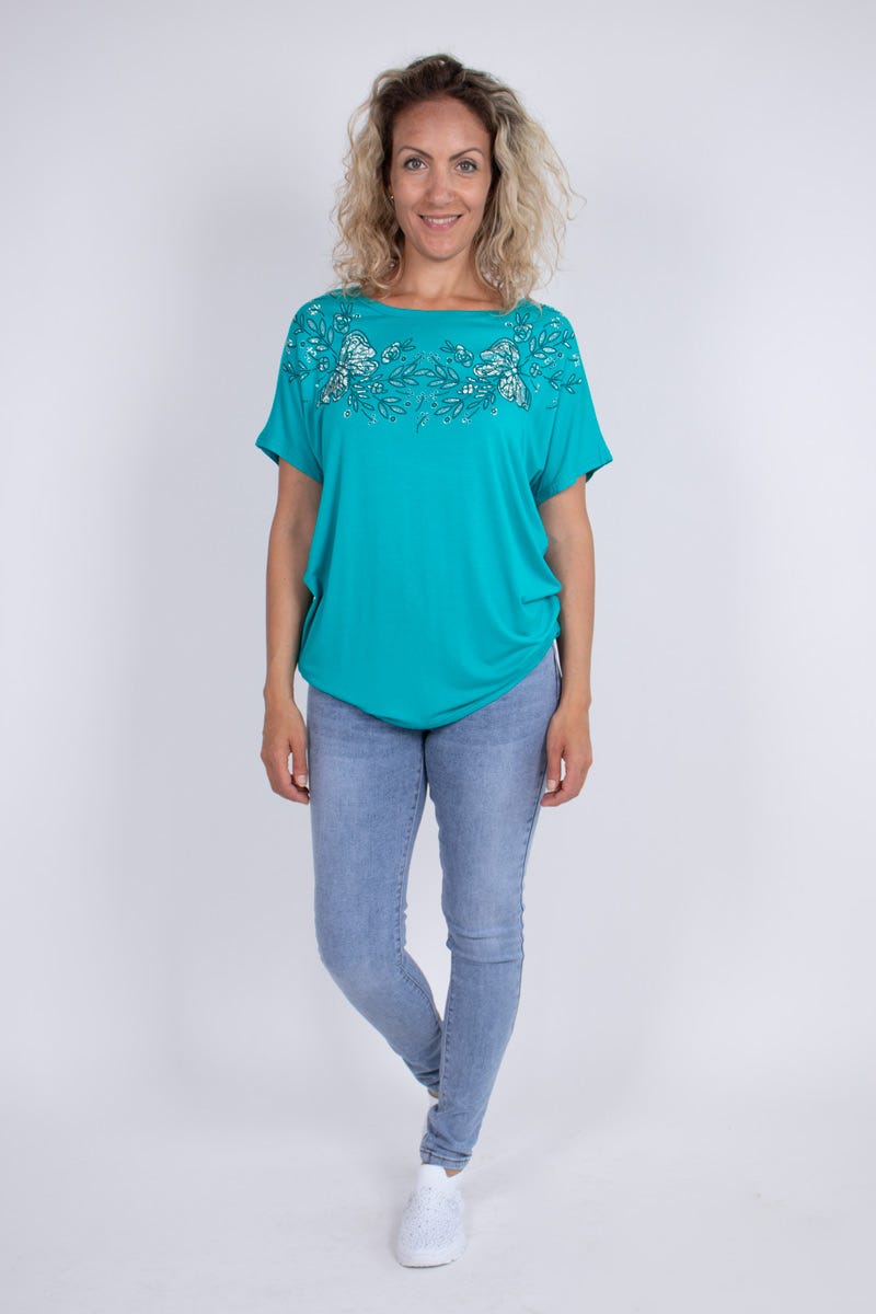 T-shirt m. sommerfugle og blomster motiv Aqua