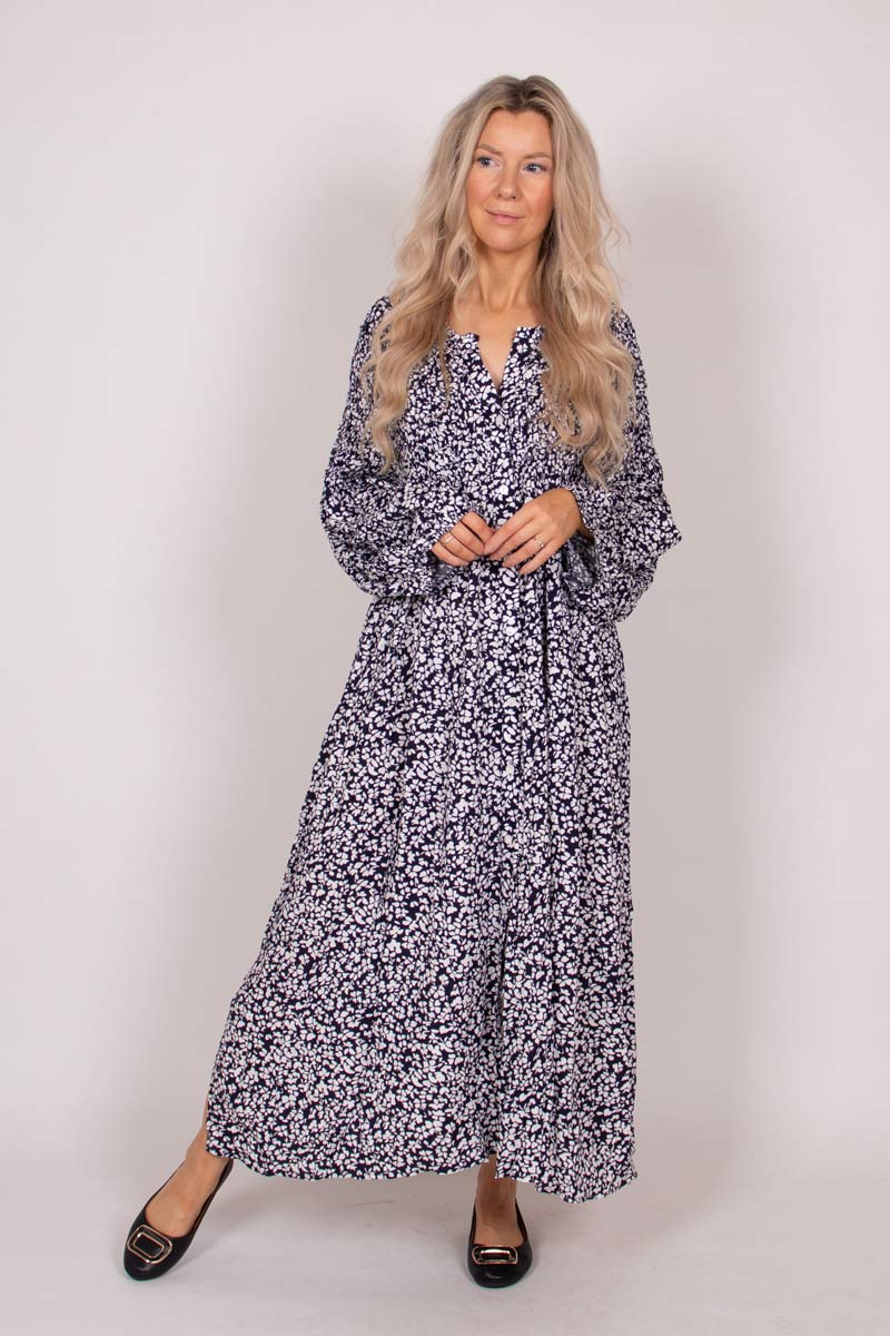 Lang kjole m. smock og knapper Navy
