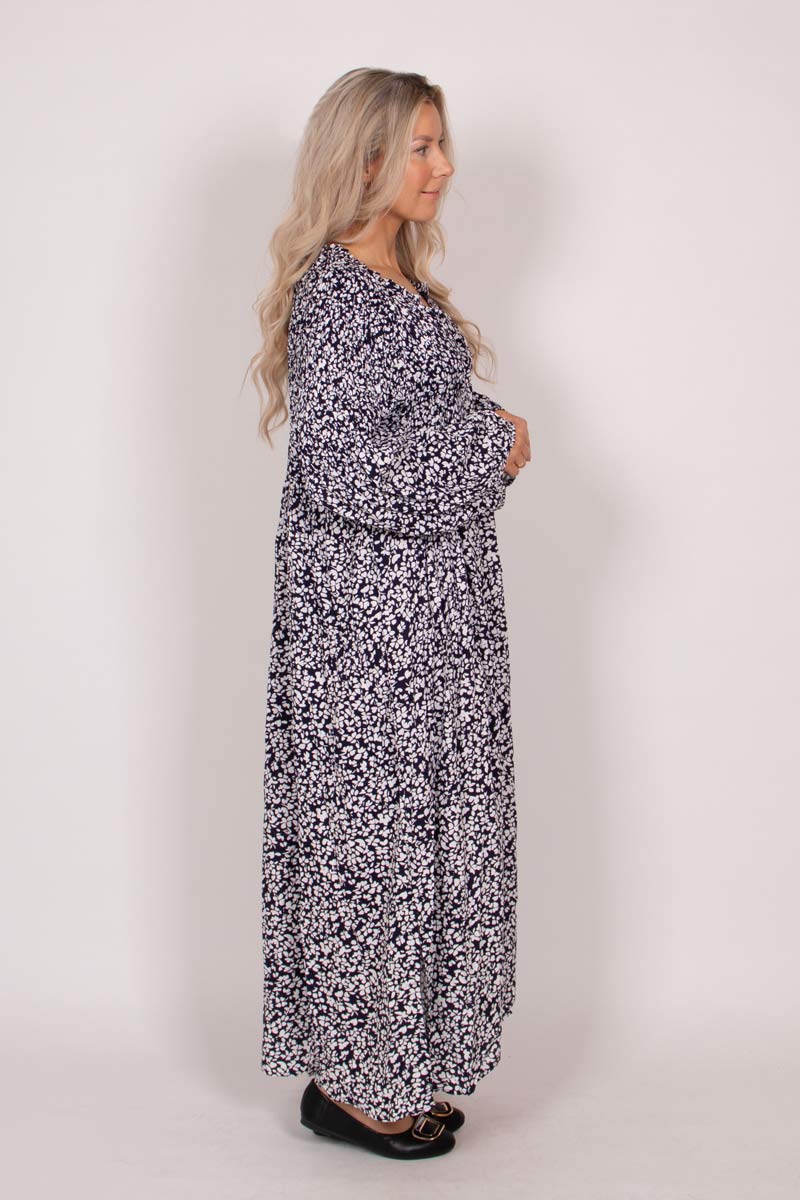 Lang kjole m. smock og knapper Navy