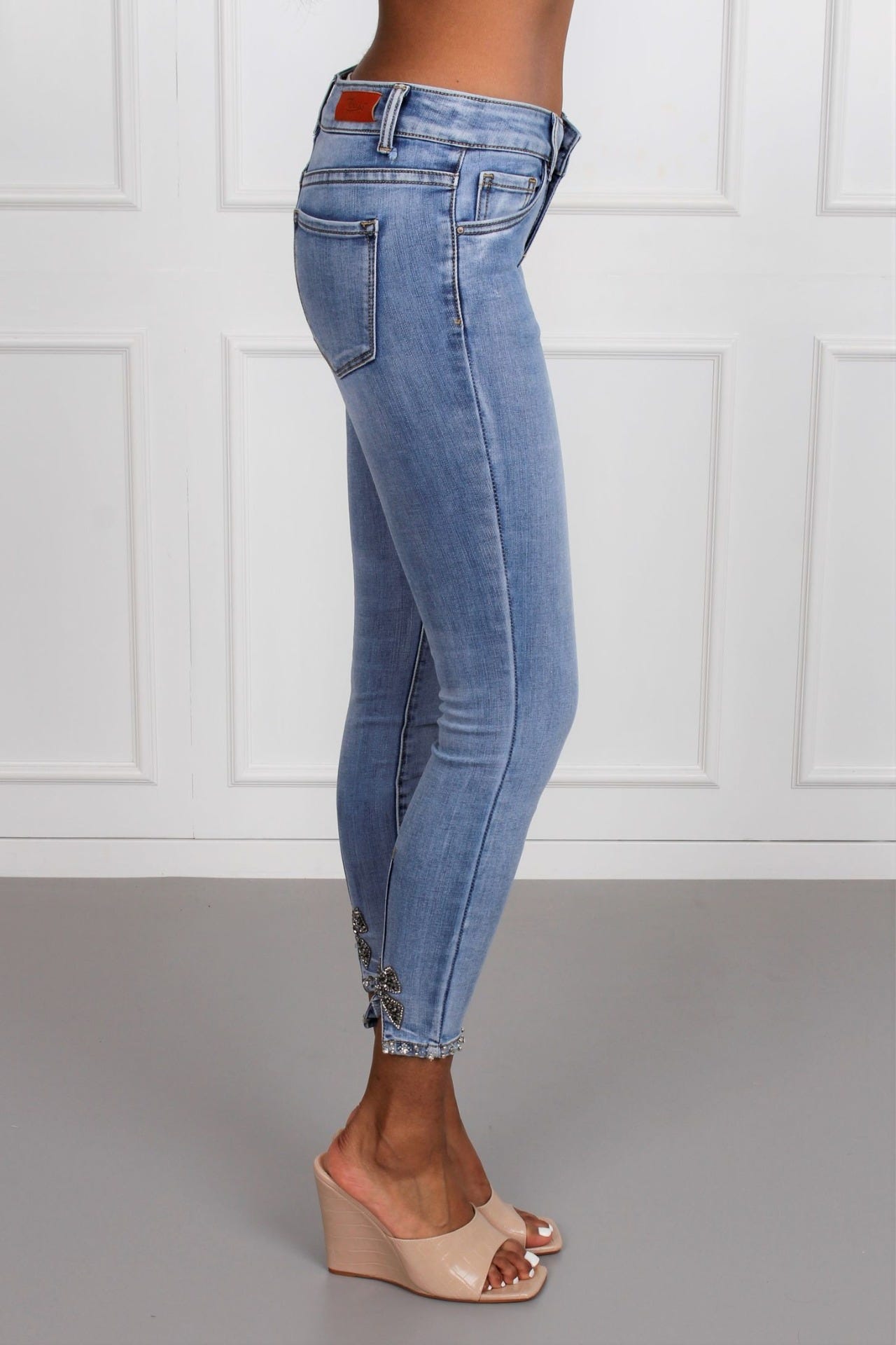 Lyse Jeans m. sløjfe detalje