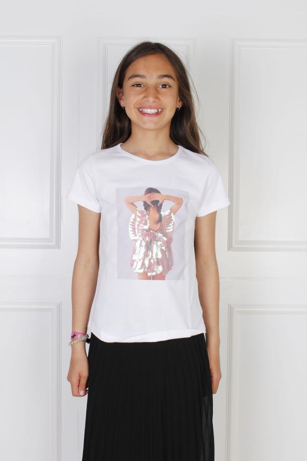 T-shirt med motiv af pige i pailletkjole, hvid